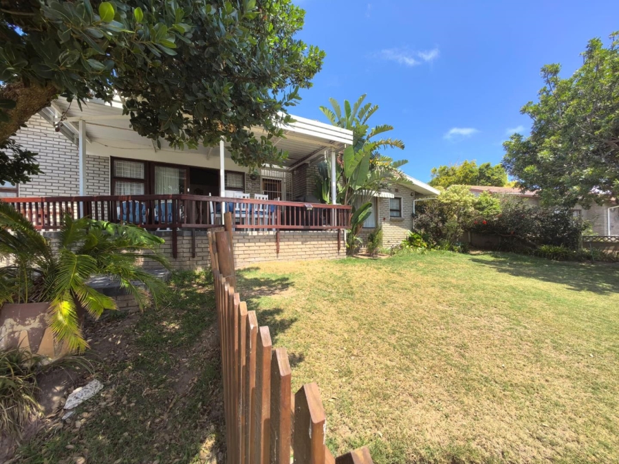 3 Bedroom Property for Sale in Fraaiuitsig Western Cape